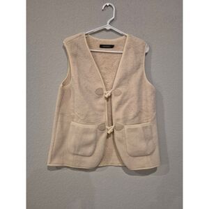 MeroKetty Women’s Apricot Vest – Size Small – Lightweight & Stylish